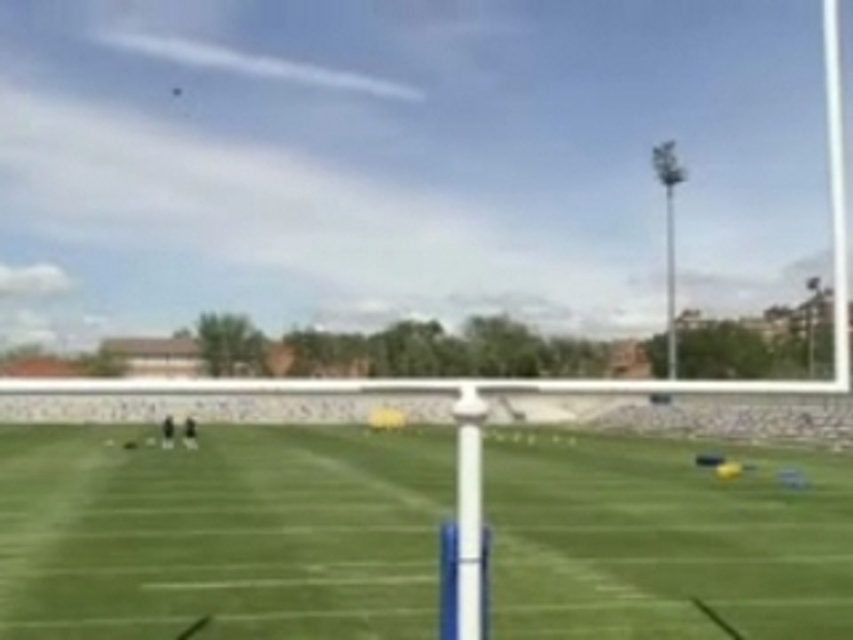 David Beckham: Field Goal Kicker (Futbol meets Football)