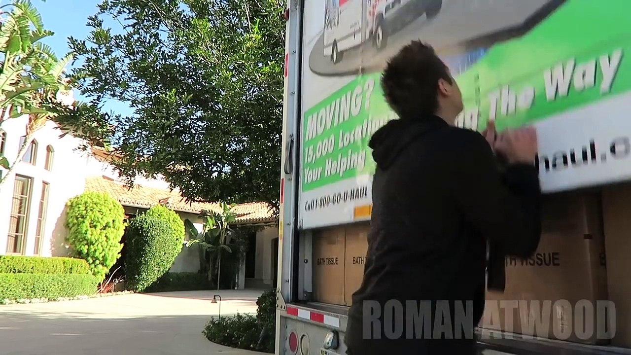 Il revient d'un voyage d'affaires, puis ce qu'il trouve sur sa maison le laisse sans mots!