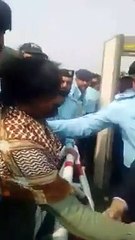 What Actually Imran Khan Did Outside Court? Mobile Footage