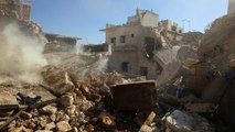 حلب: مقتل ثلاثة مدنيين إثر سقوط صاروخ مظلي على 