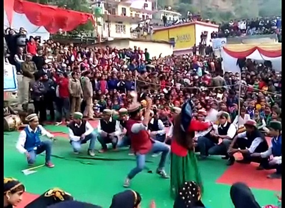 New Superhits Garhwali,Jounsari,  DJ Beats Dance - Student Dancing in Nainbag Inter college