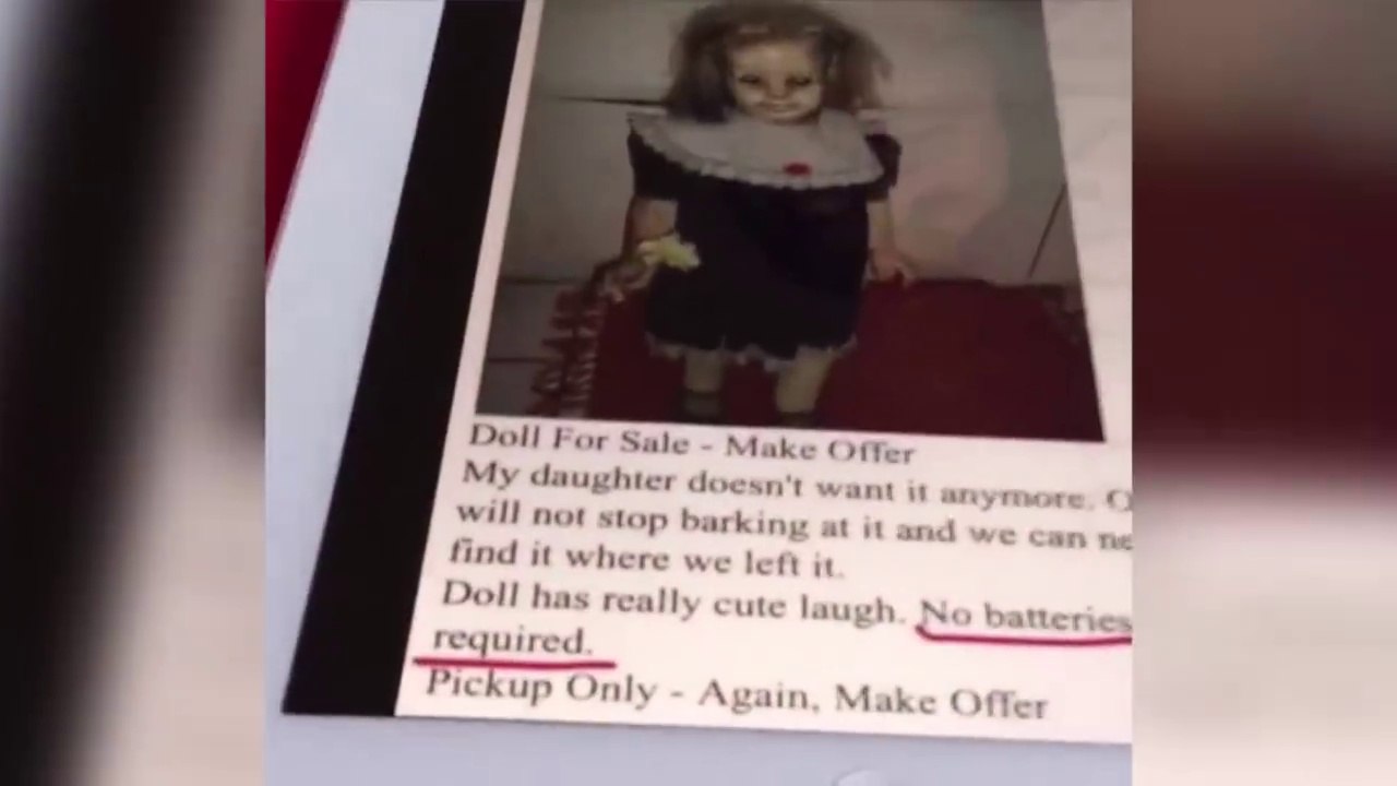 Cette maman veut acheter une Poupée flippante à ses filles.. Ahaha