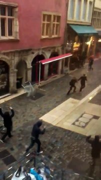 Violents affrontements entre supporters lyonnais et bastiais à Lyon