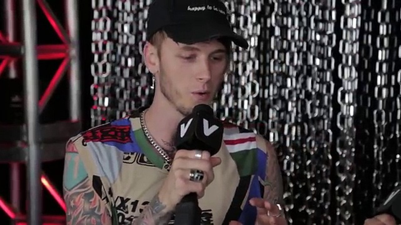Machine Gun Kelly - Being the only rapper at a rock festival (Rock on the Range)