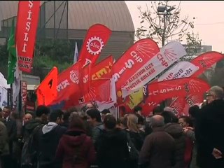 তুরস্কে ভিন্ন মতাবলম্বী ৯ সাংবাদিক রিমান্ডে