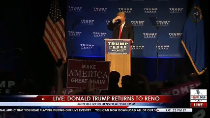 Donald Trump Rushed Off-Stage 11-05-2016-GgiYru5L1pE