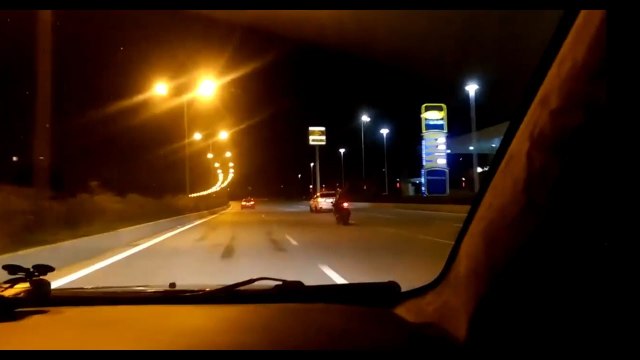 Report TV - Tiranë, ja ku zhvillohen garat me makina,shpejtësi deri 250 km/orë
