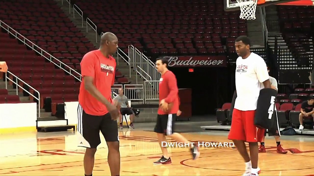 Hakeem Olajuwon joue les profs pour LeBron, Kobe and co