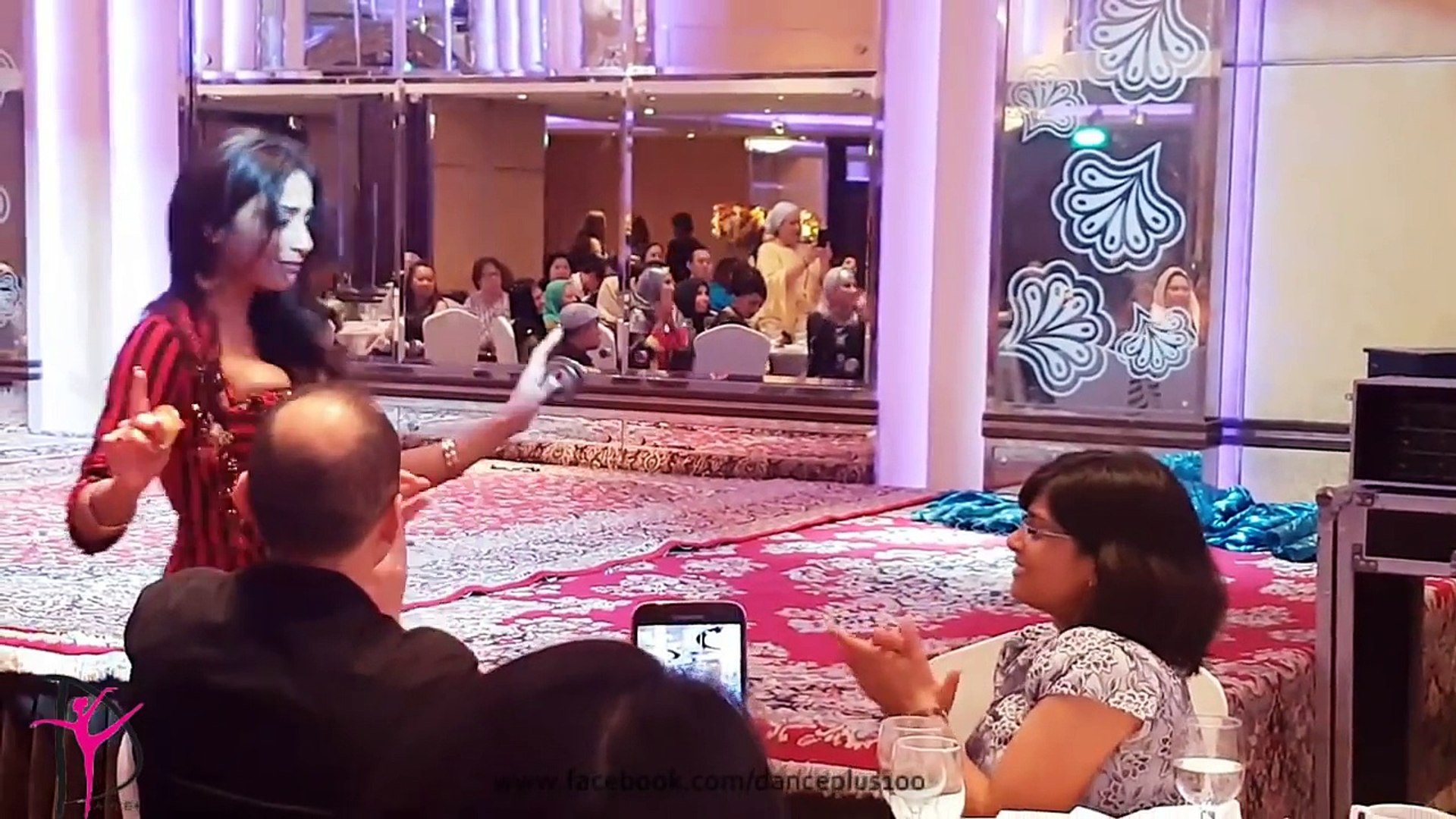 مش صافيناز .رقص شرقي مصري .Hot Belly Dance(1)