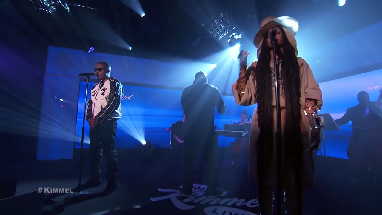 Nas and Erykah Badu Perform "This Bitter Land"