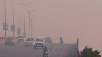 Yeni Delhi'deki hava kirliliği okulları tatil ettirdi