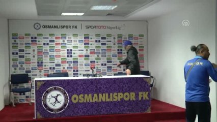 Osmanlıspor Teknik Direktörü Akçay: "Süper Lig'de 1 Puan Altın Değerindedir"