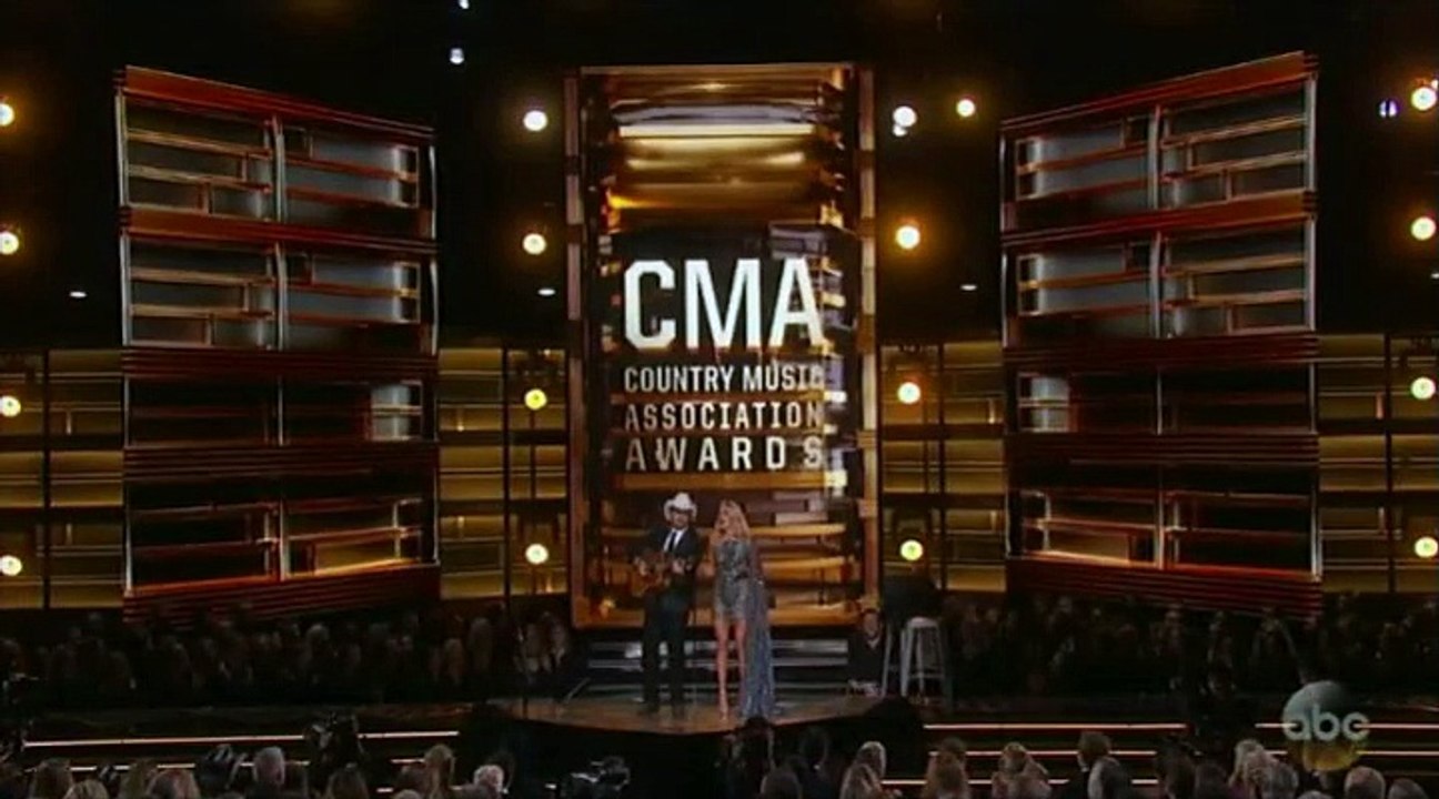 2016 CMA Awards - Intro