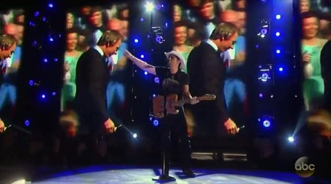 2016 CMA Awards Brad Paisley