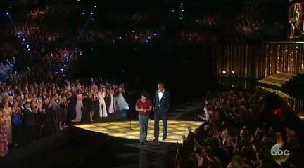 2016 CMA Awards -- Thomas Rhett