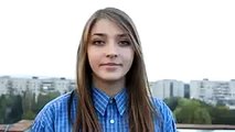 Çok Komik Rus Köylüsü Taklidi Yapan Kız