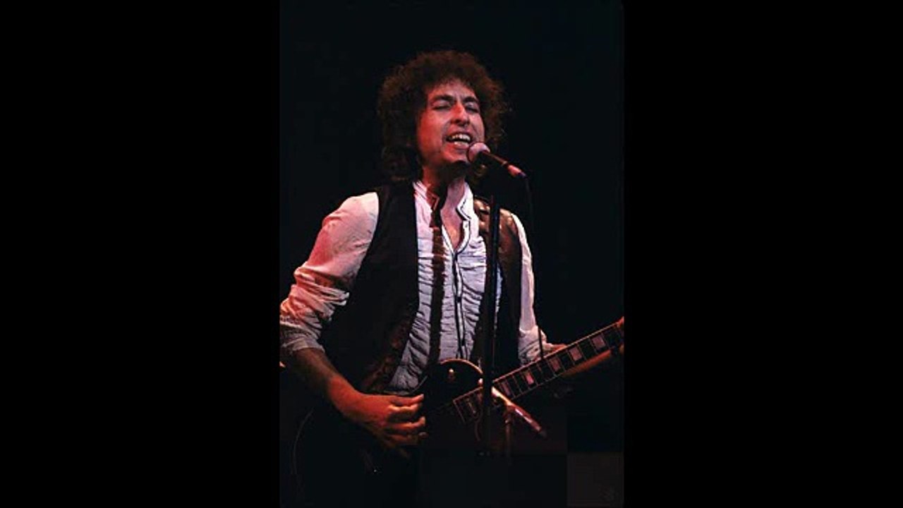 Bob Dylan - Changing Of The Guards (Live at Paris, France July 6, 1978.)