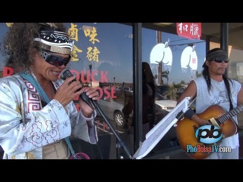 Nữ Hoàng Bolsa hát tặng Phố Bolsa TV nhạc phẩm Tâm sự với anh