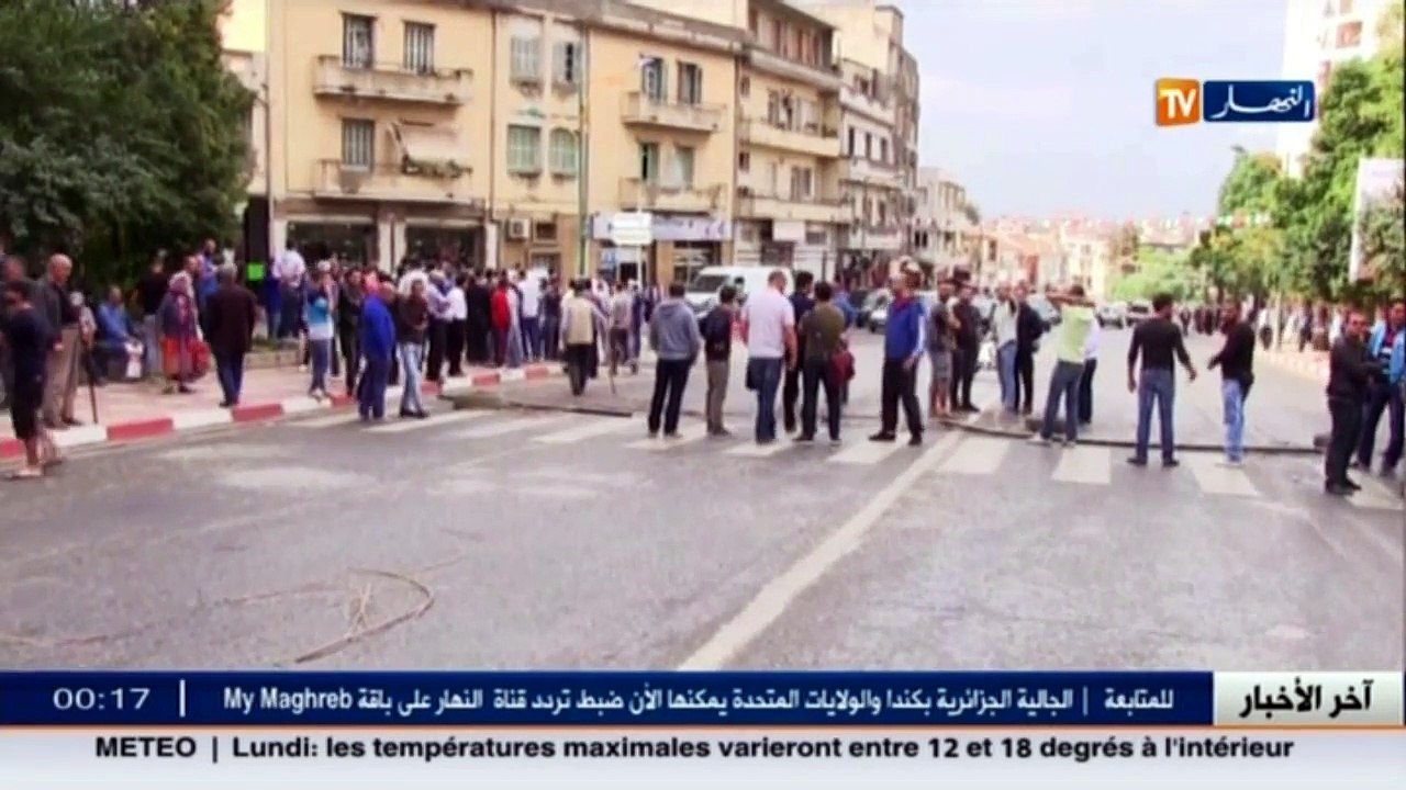 تيزي وزو  سكان حي 100مسكن و240 مسكن بمدوحة يحتجون