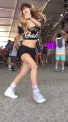 ¿ Bailamos ? Bueno, mejor tú sola..