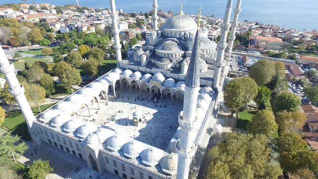 Restorasyonu tamamlanan Sultanahmet Camii havadan görüntülendi