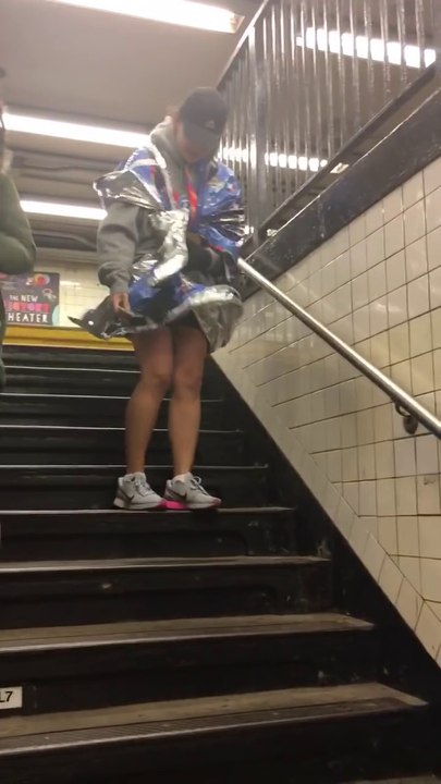 Descente des escaliers après le marathon de New York.. Trop Dur !