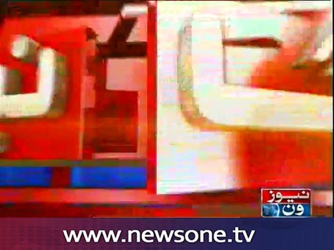 Karachi: MWM protests against arrests at Malir-15 as road closed for traffic.