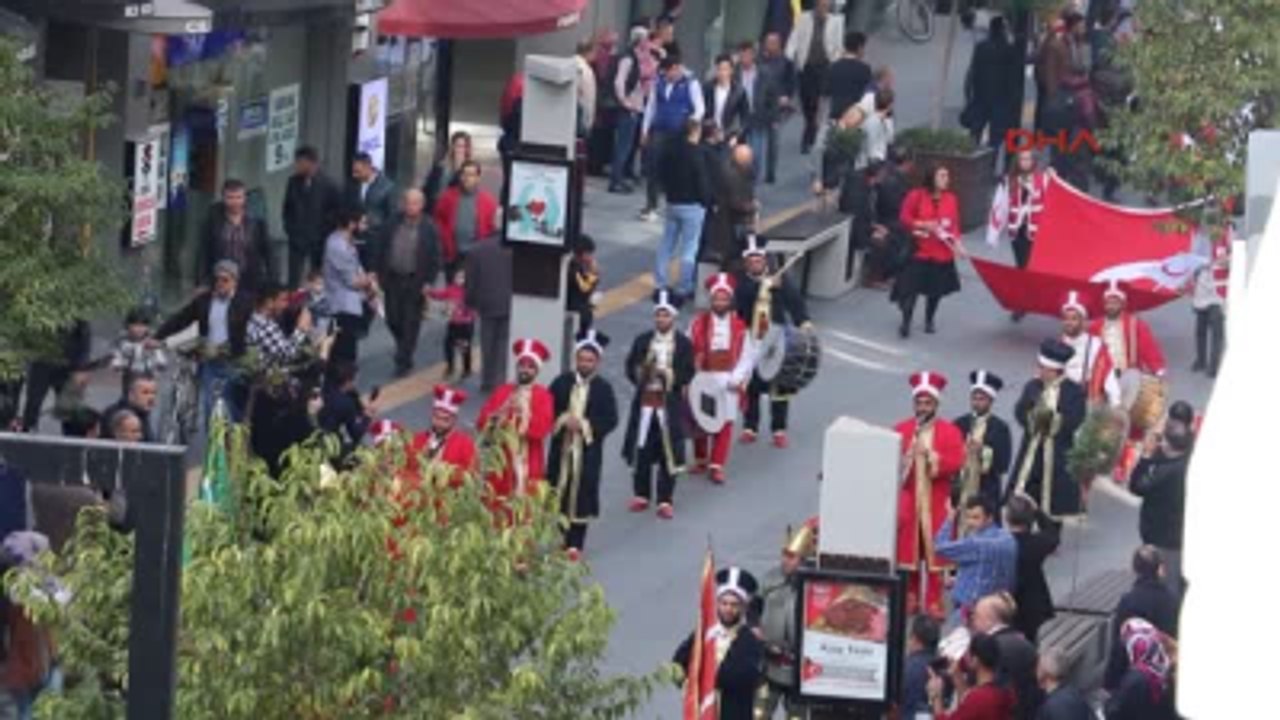 Samsun Kızılaydan Mehteranlı 'Merhamet Yürüyüşü'