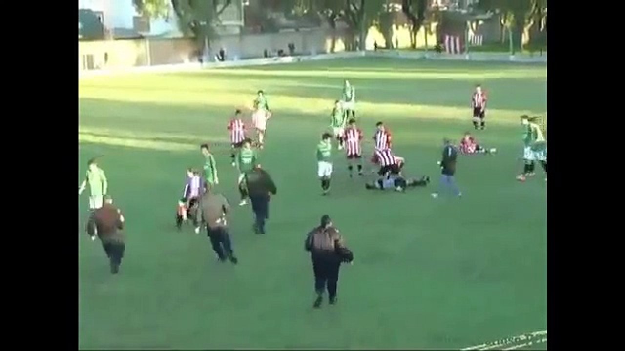 Mexican player killed referee and run away !