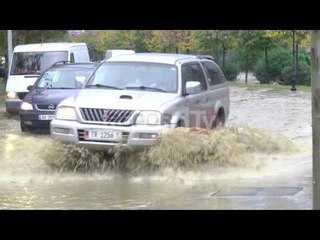 Report TV - Veliaj inspekton ndërhyrjet në Urën e Shkozës: Shmangni lëvizjet