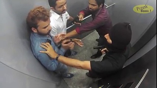 People Trapped With Killers In Lift - Caught On CCTV