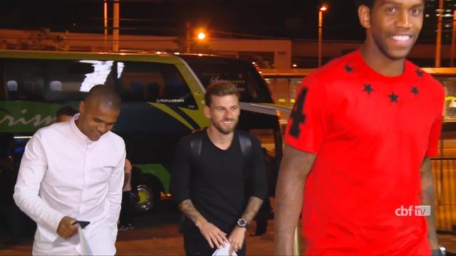 Jogadores da Seleção chegam a Minas para o confronto contra a Argentina