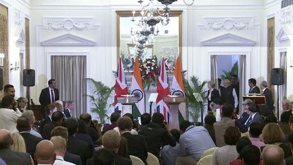 Theresa May en Inde pour préparer l'après-Brexit