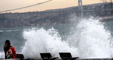 İstanbul'da Şiddetli Lodos Etkili Oluyor