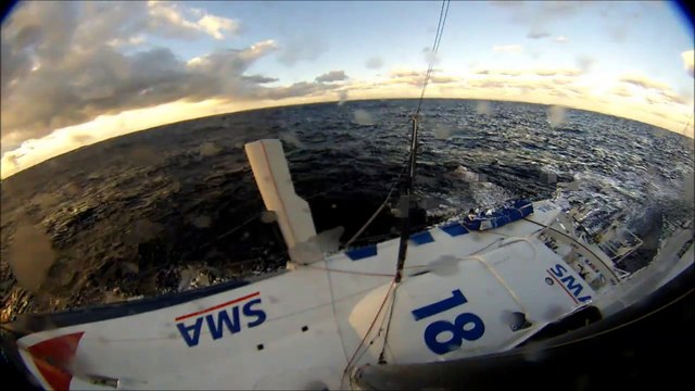 SMA, entouré de Maître Coq, Edmond de Rothschild et Quéguiner - Leucémie Espoir / Vendée Globe