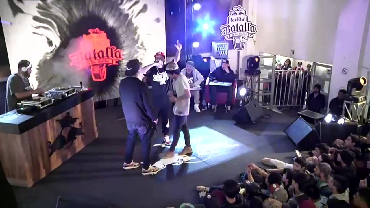 DEMENTE vs DESEB - Octavos La Serena (Chile) 2016 - Red Bull Batalla de los Gallos