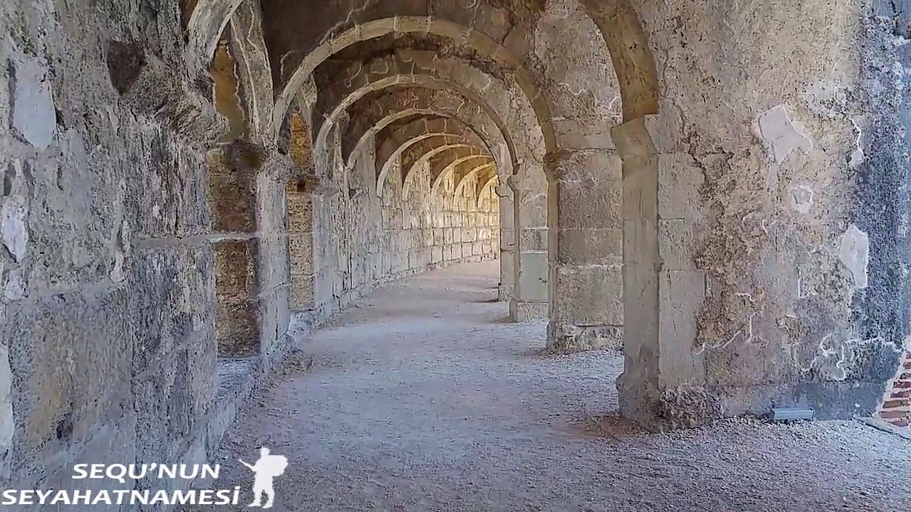 Aspendos Gezilecek Yerler - Aspendos Antik Tiyatrosu - 2