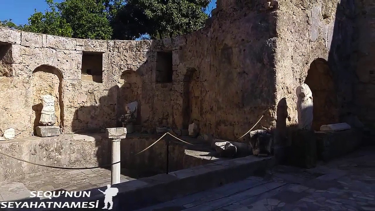 Side Gezilecek Yerler - Side Müzesi Avlusu