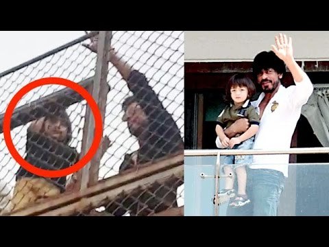 Shahrukh Khan With CUTE Son Abram On 51st Birthday 2016 At Mannat