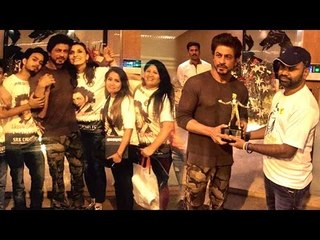 Shahrukh Khan's Birthday Party 2016 With Fans INSIDE Mannat