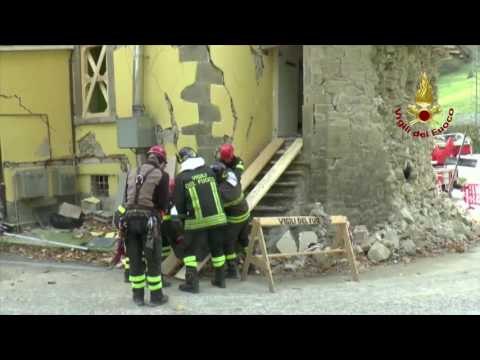 Borgo di Arquata (AP) - Recupero beni Hotel Regina (06.11.16)
