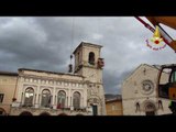 Norcia - Cerchiaggio Torre Civica (06.11.16)