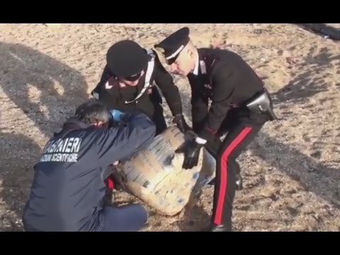 Bari - Sequestrati 7 quintali di marijuana a uno scafista (25.10.16)