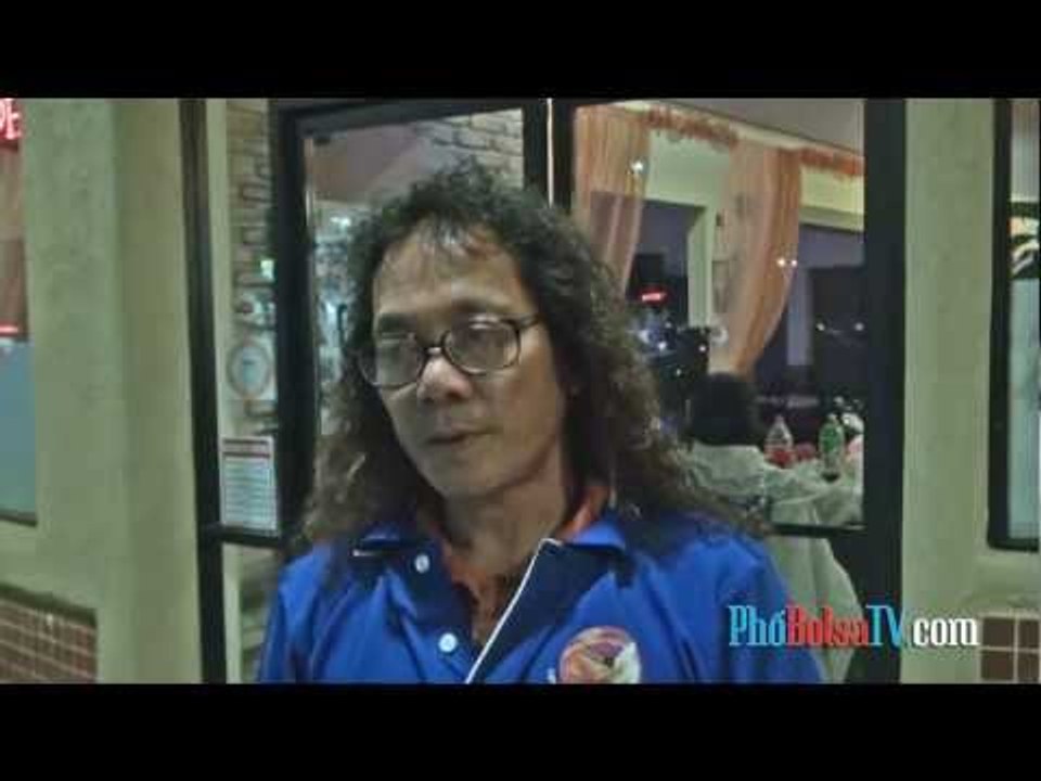 "Giúp đỡ người nghèo là chuyện nên làm. Không nên đặt chính trị trong đó!"