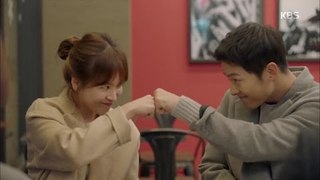 Hậu Duệ Mặt Trời tập 13 Song Joong Ki say xỉn tại nhà người yêu, gặp ngay mẹ vợ tương lai