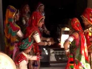 चलो ये सहेलिया - उड़ गयी नींदलडी लूर ( राजस्थानी )