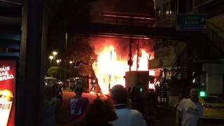 Incêndio em bar na Praça da Bandeira
