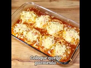 Macarrão recheado ao forno