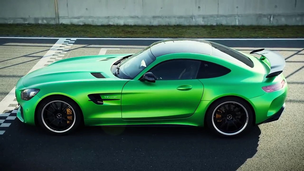 Mercedes AMG GT-R