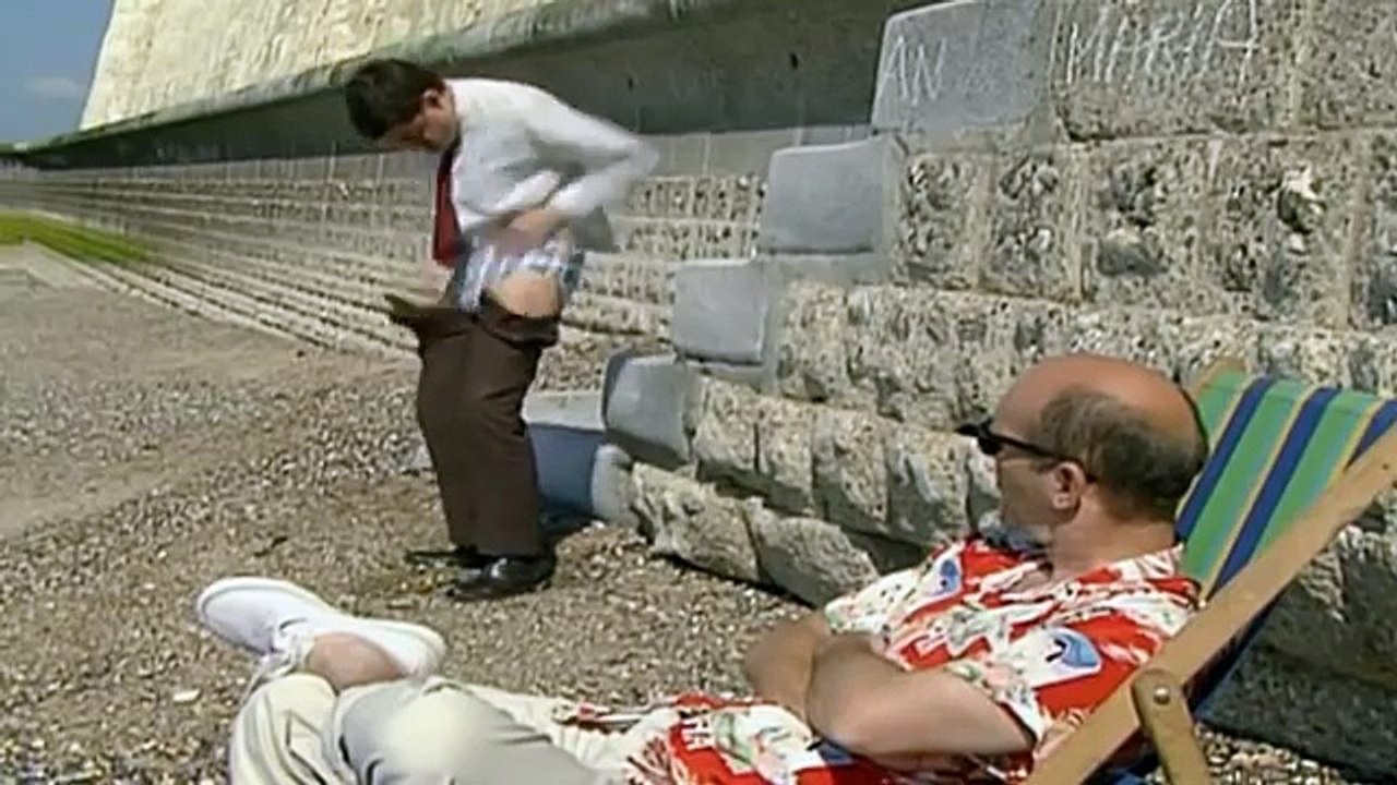 Mr Bean - Changing into Trunks